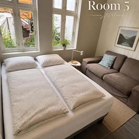 Gasthof Bergen City Hostel Rooms *